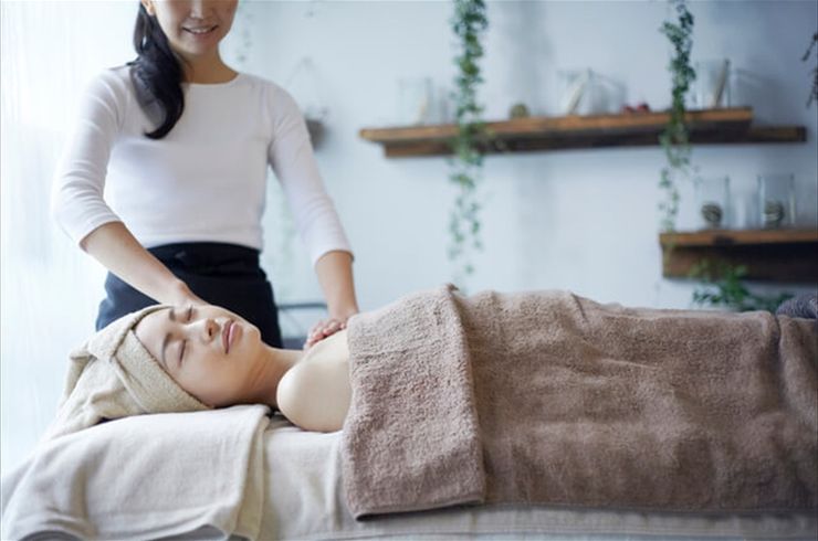 首のマッサージ